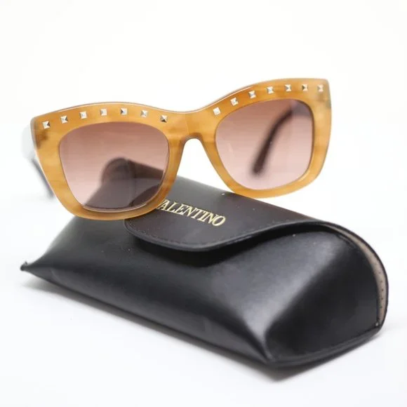 Valentino Mayfair Studded Sunnies Valentino V-STUD II VLS133 Aviator Sunglasses | Fashion  main image 3